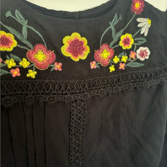 Embroidered Black Top with Floral Design - Picture 3 of 5